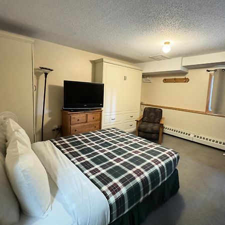 The Griz Inn By Park Vacation Management Fernie Esterno foto