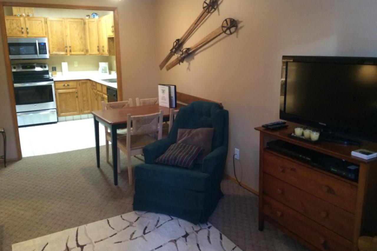 The Griz Inn By Park Vacation Management Fernie Esterno foto