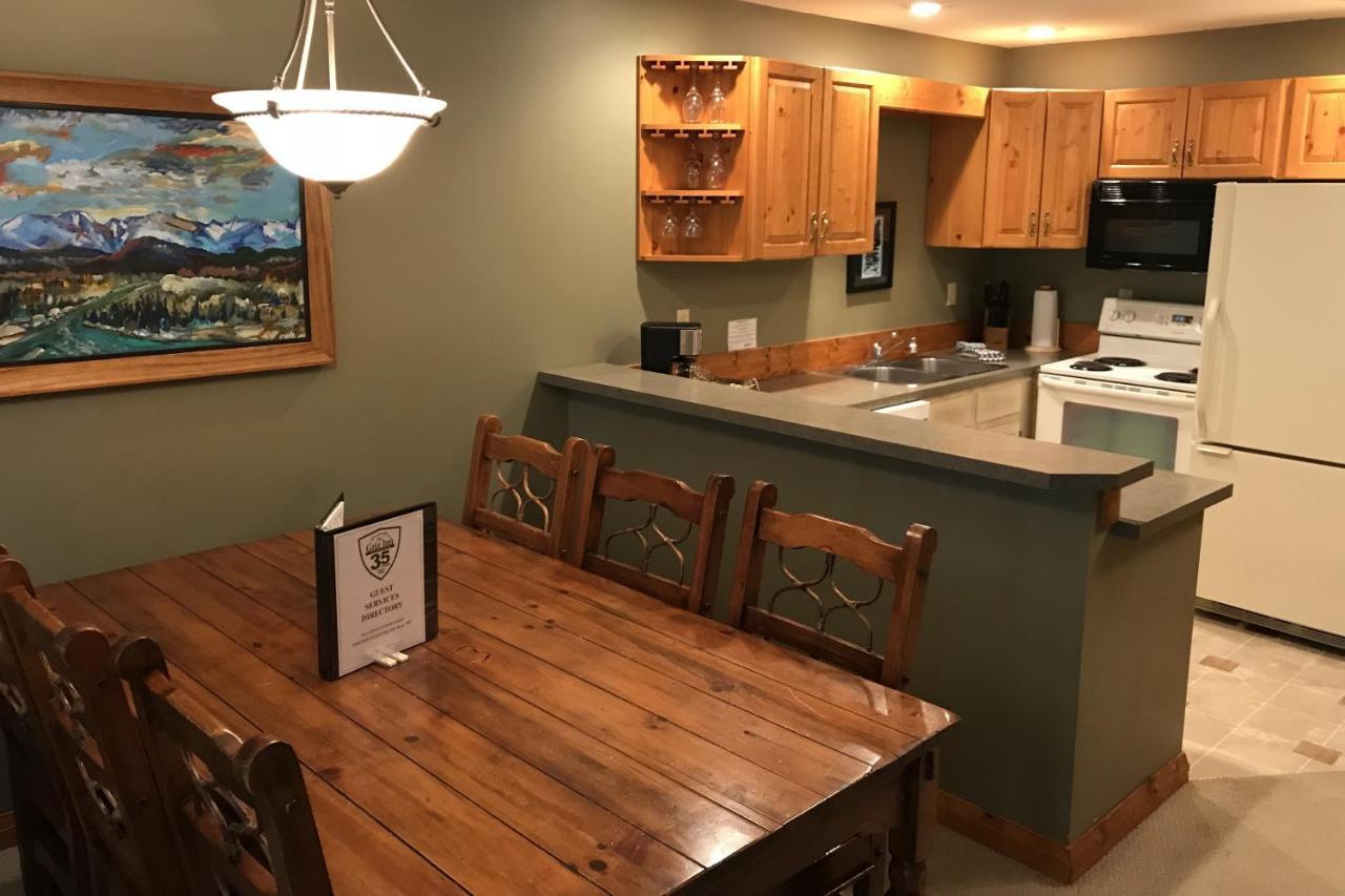 The Griz Inn By Park Vacation Management Fernie Esterno foto