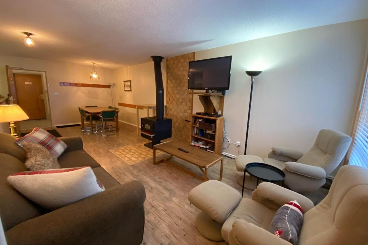 The Griz Inn By Park Vacation Management Fernie Esterno foto
