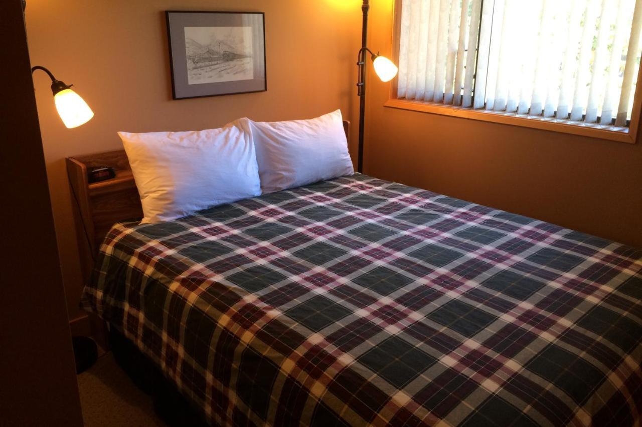 The Griz Inn By Park Vacation Management Fernie Esterno foto