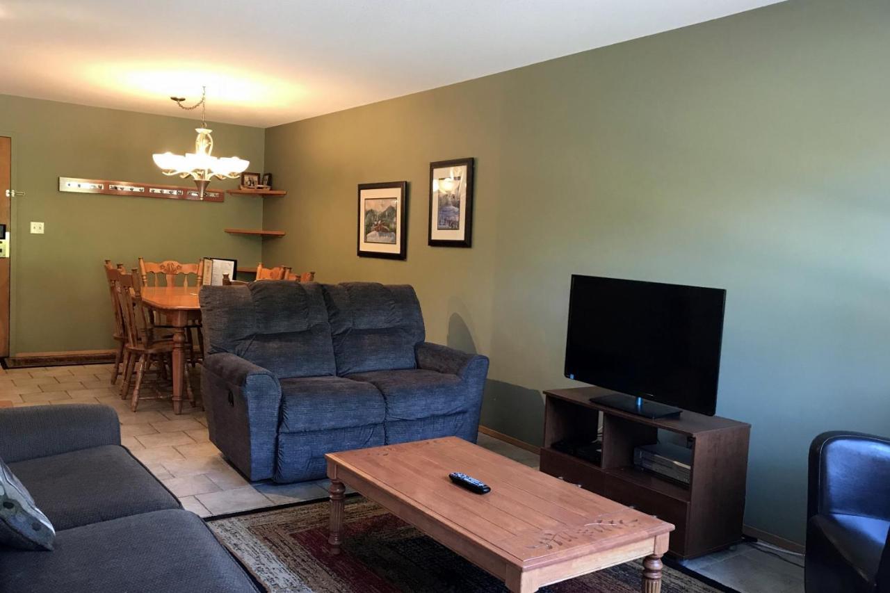 The Griz Inn By Park Vacation Management Fernie Esterno foto