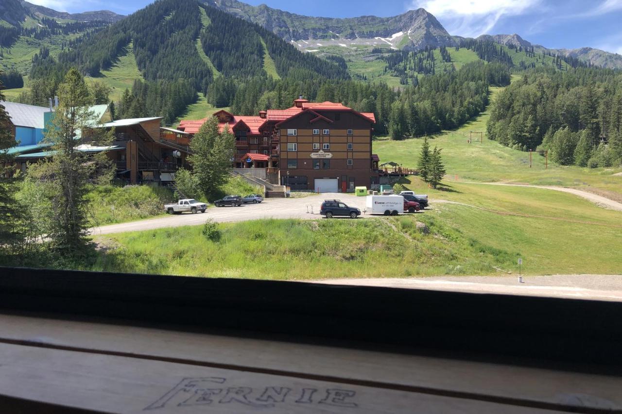 The Griz Inn By Park Vacation Management Fernie Esterno foto
