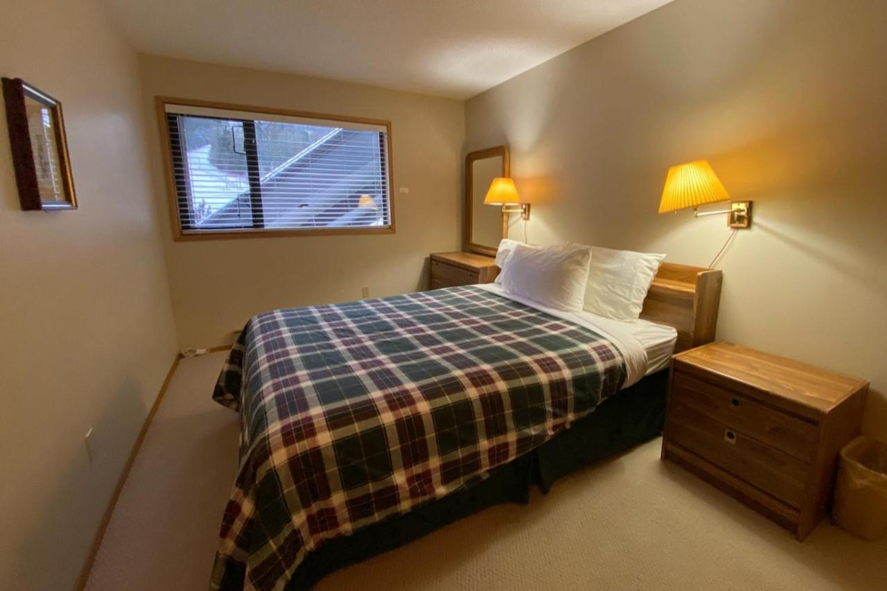 The Griz Inn By Park Vacation Management Fernie Esterno foto
