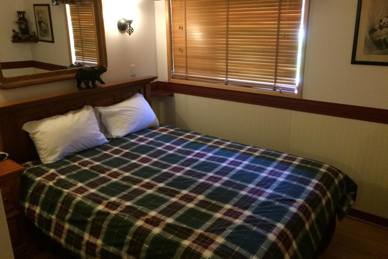The Griz Inn By Park Vacation Management Fernie Esterno foto