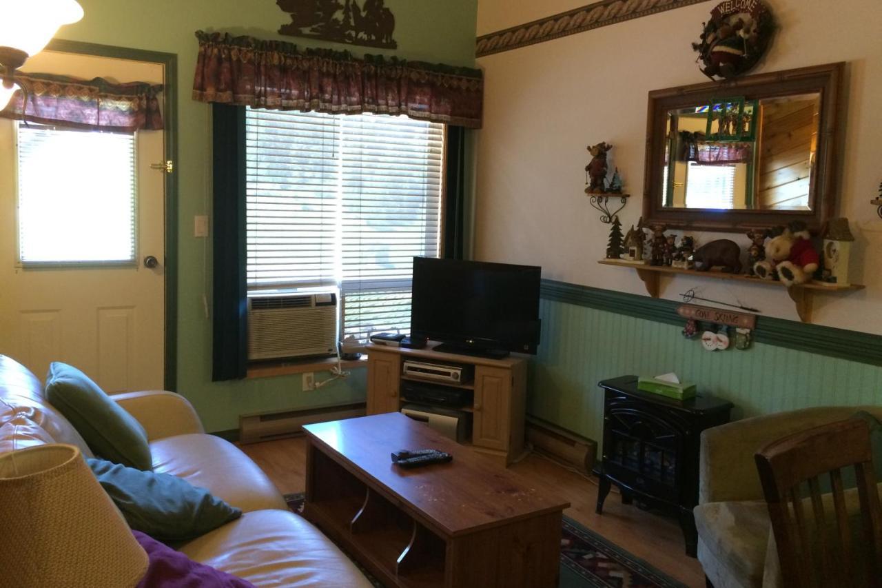 The Griz Inn By Park Vacation Management Fernie Esterno foto