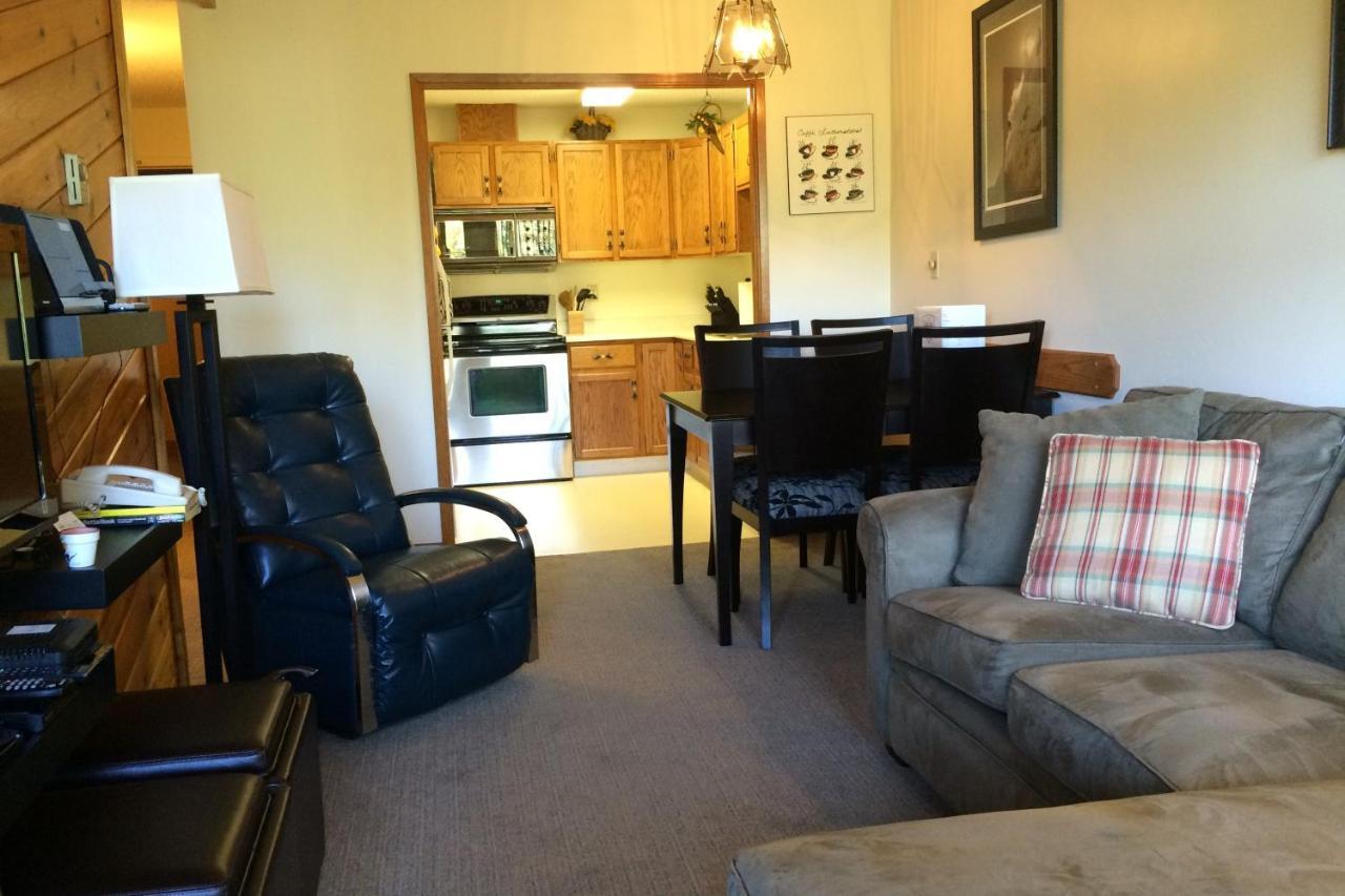 The Griz Inn By Park Vacation Management Fernie Esterno foto