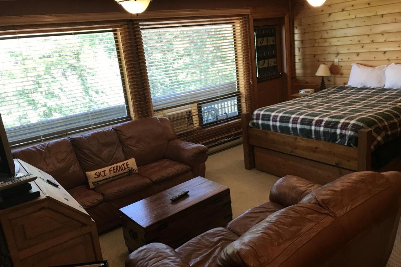The Griz Inn By Park Vacation Management Fernie Esterno foto