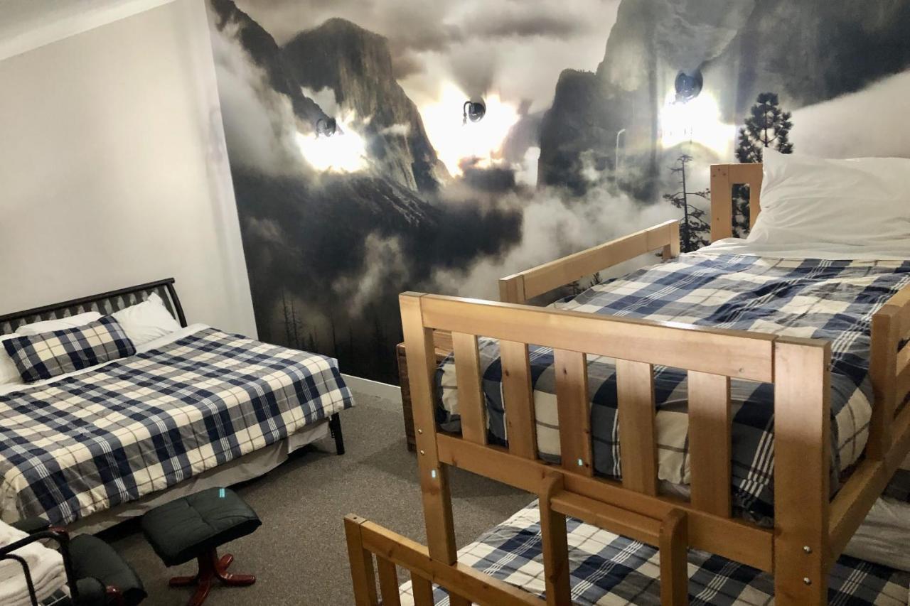 The Griz Inn By Park Vacation Management Fernie Esterno foto