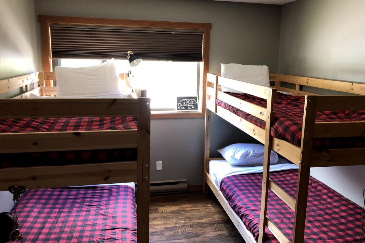 The Griz Inn By Park Vacation Management Fernie Esterno foto