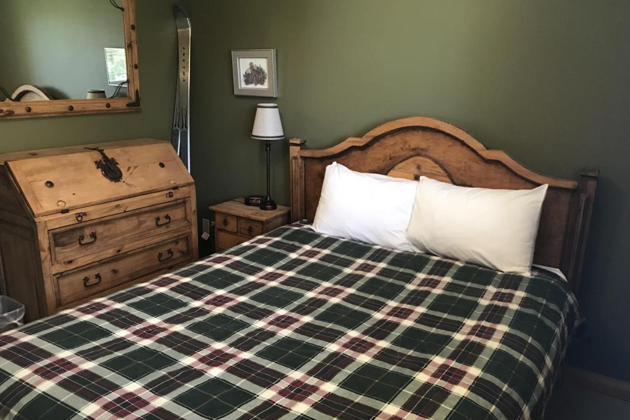 The Griz Inn By Park Vacation Management Fernie Esterno foto