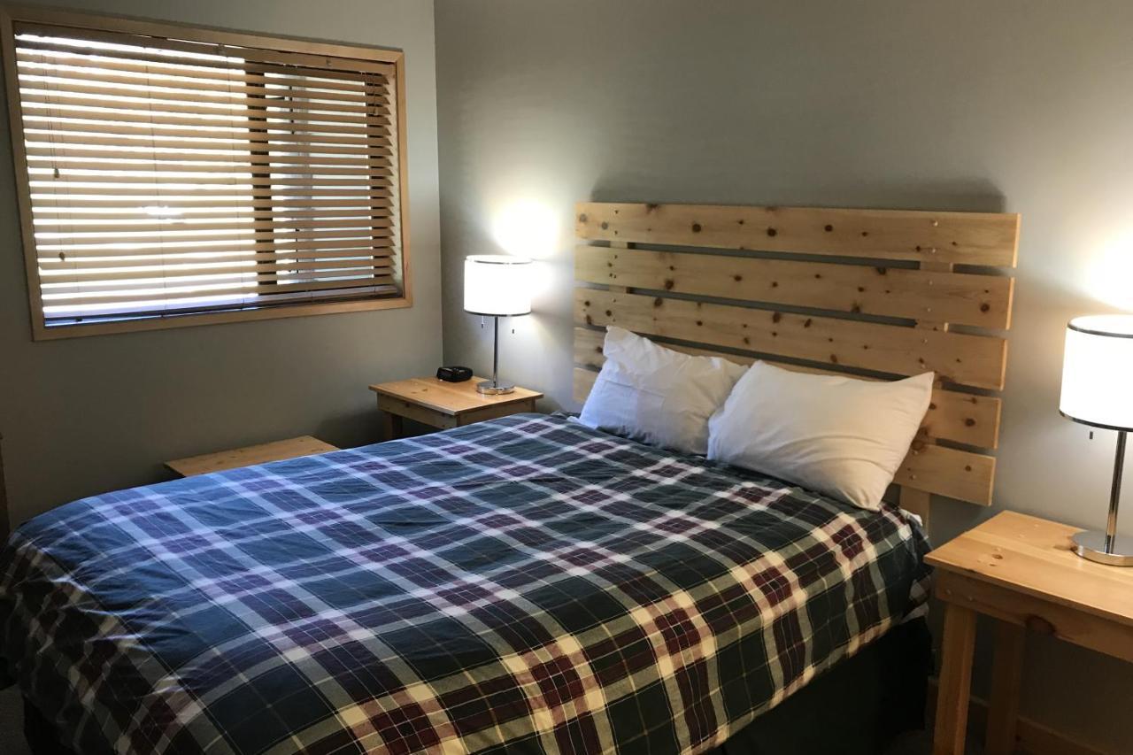 The Griz Inn By Park Vacation Management Fernie Esterno foto