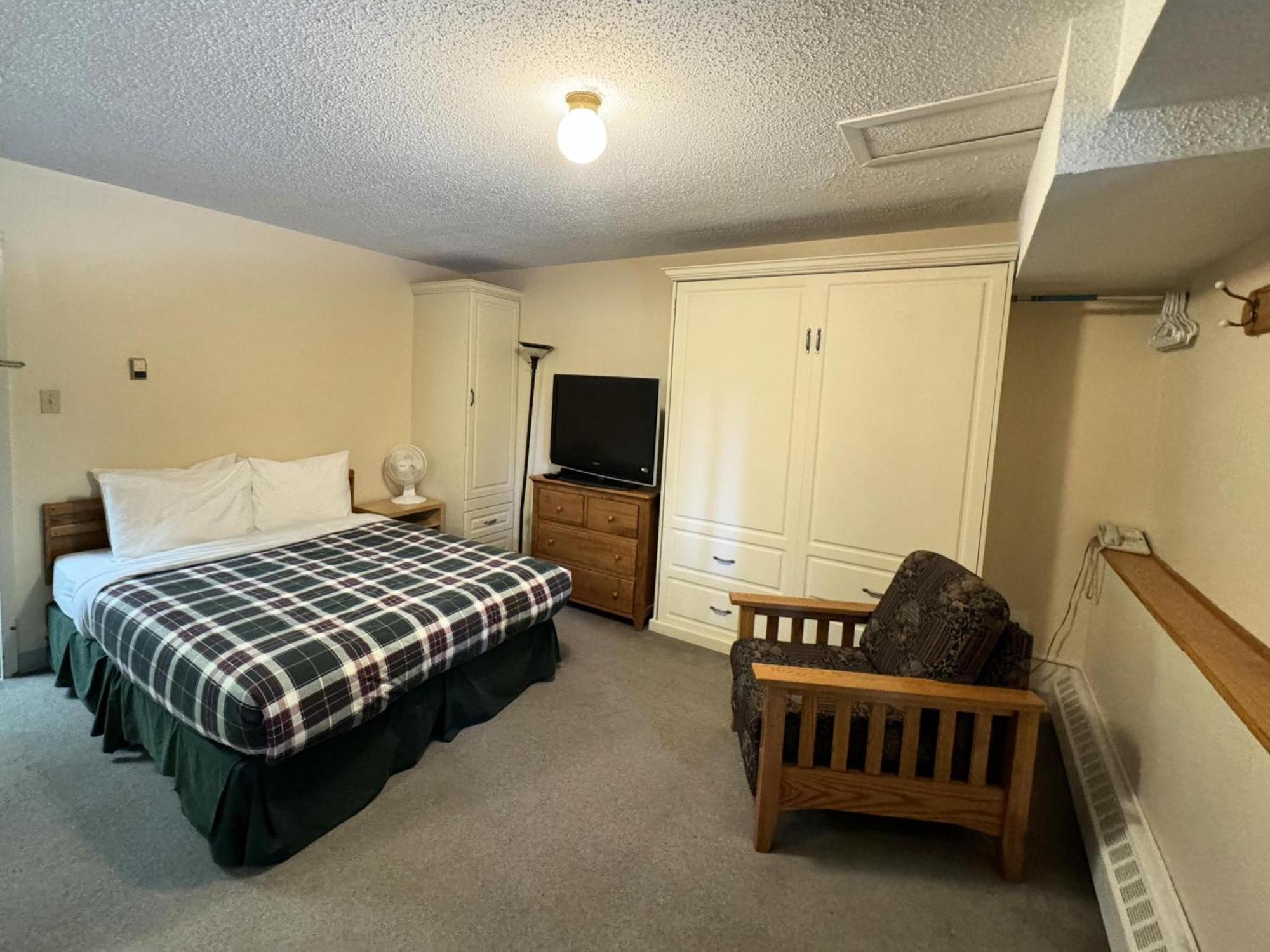 The Griz Inn By Park Vacation Management Fernie Esterno foto