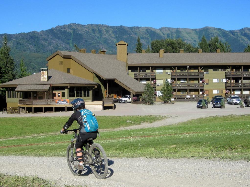 The Griz Inn By Park Vacation Management Fernie Esterno foto