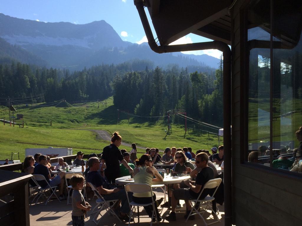 The Griz Inn By Park Vacation Management Fernie Esterno foto
