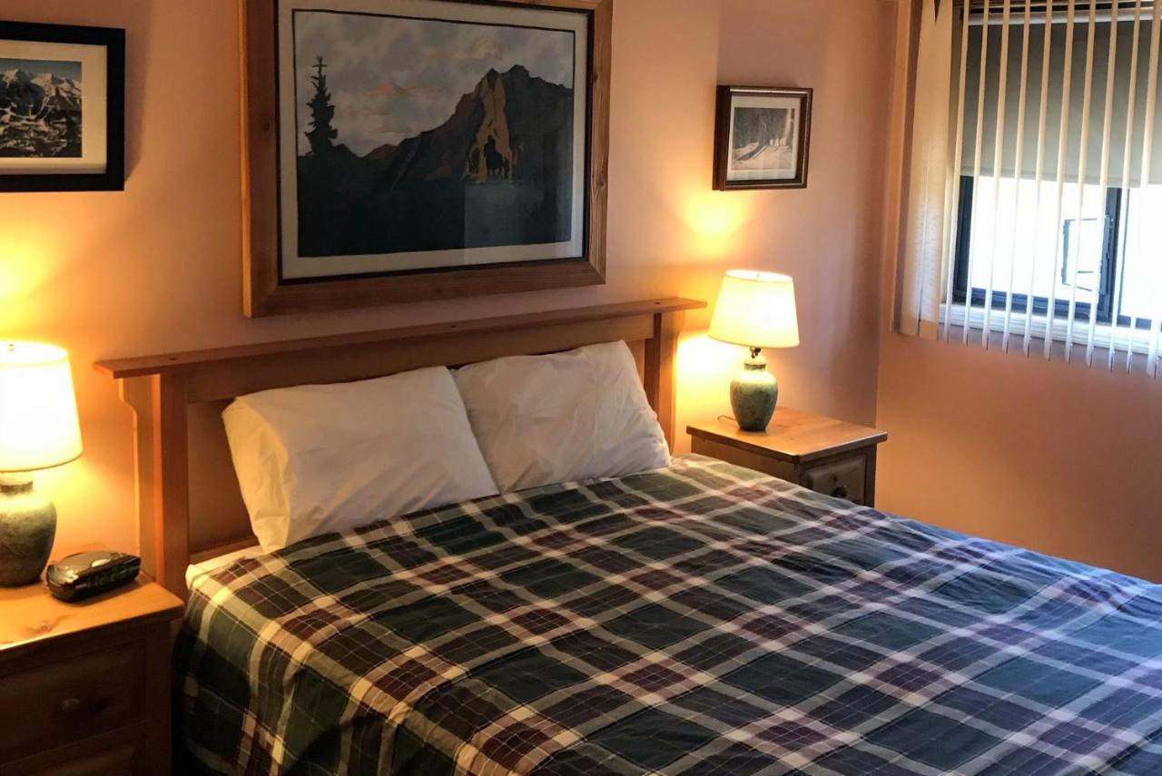 The Griz Inn By Park Vacation Management Fernie Esterno foto